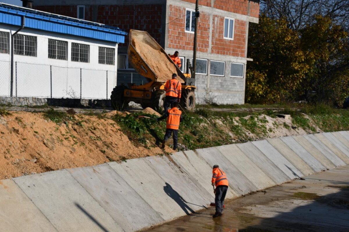 Стаменковска-Трајковска: Уредувањето на коритото на Мала Рада  ќе го намали ризикот од поплави