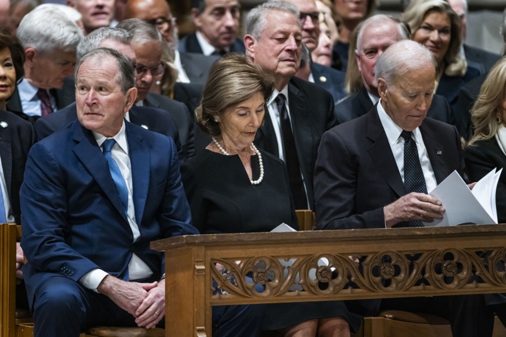 Трамп не беше поканет на погребот на Дик Чејни