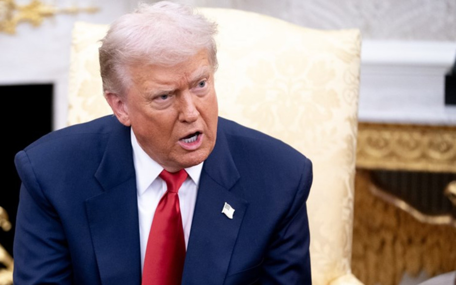 Трамп признава дека му паднал рејтингот: „Падна, но кај паметните луѓе порасна“