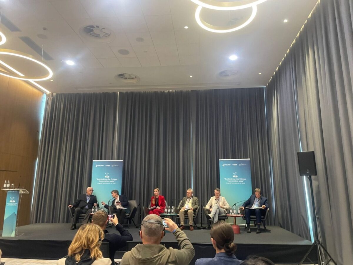 Украинците се плашат да се вратат дома не оти војната трае туку поради тоа што мините ќе останат долго по завршување на војната