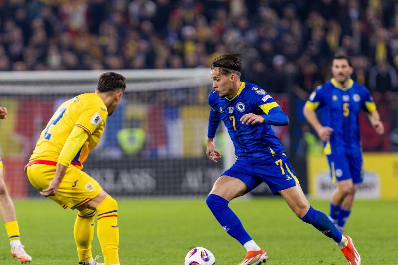 (Фото) Жестока провокација од романските хулигани пред мечот со БиХ во Зеница