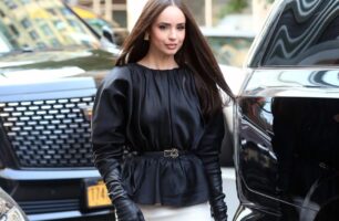 (Фото) Најпосакуваниот моден додаток за сезоната – нема да излезете од дома без него