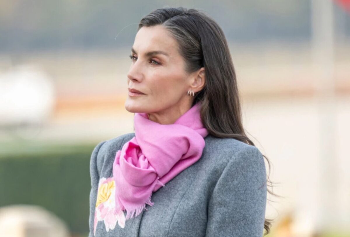 (Фото) Најубавата кралица повторно го има модното парче на сезоната