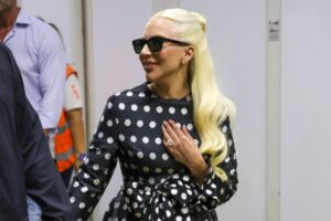 (Фото) По нервниот слом, поп-ѕвездата драстично го промени својот имиџ