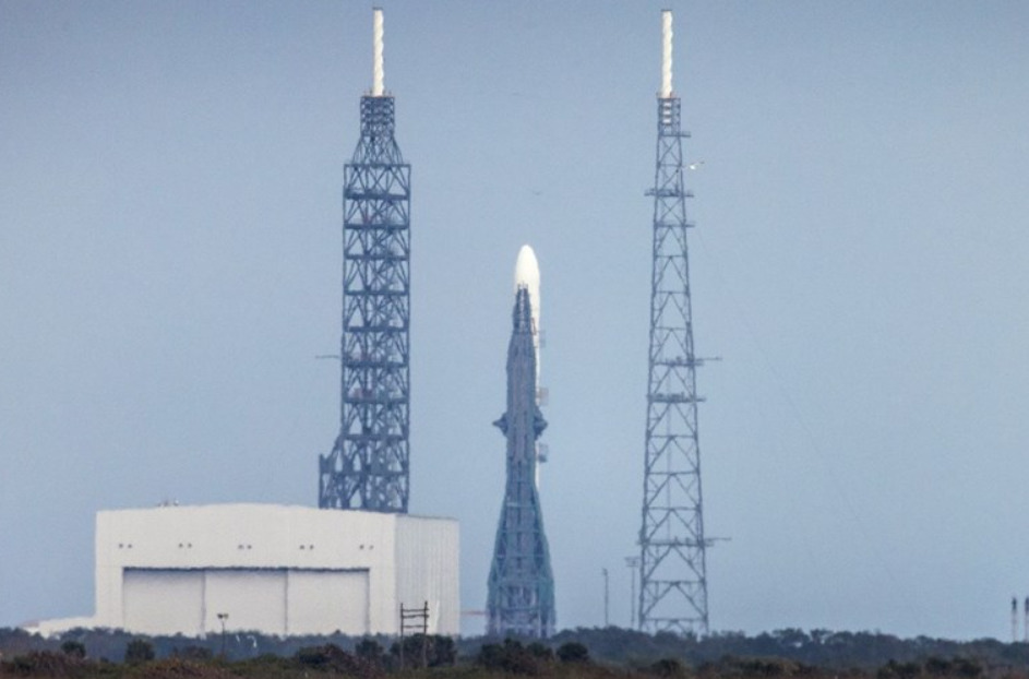 Честички од Сонцето создадоа геомагнетна бура: Blue Origin го одложи испраќањето ракета до Марс