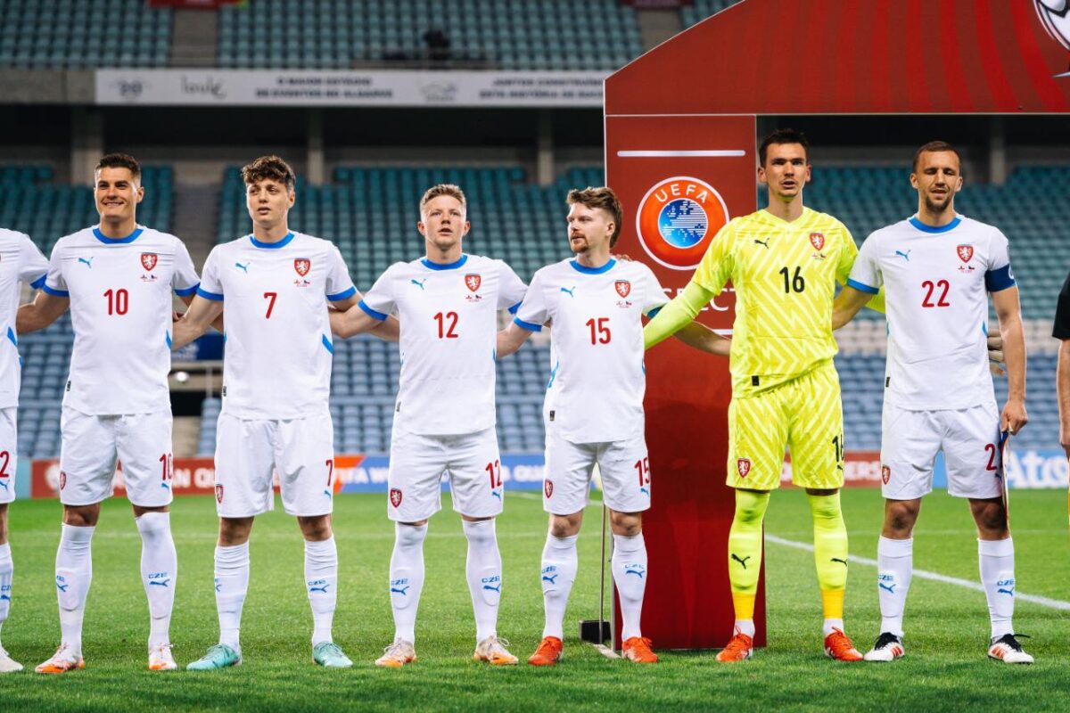 Чешкиот сојуз ги казни фудбалерите, а на Соучек му ја одзеде капитенската лента