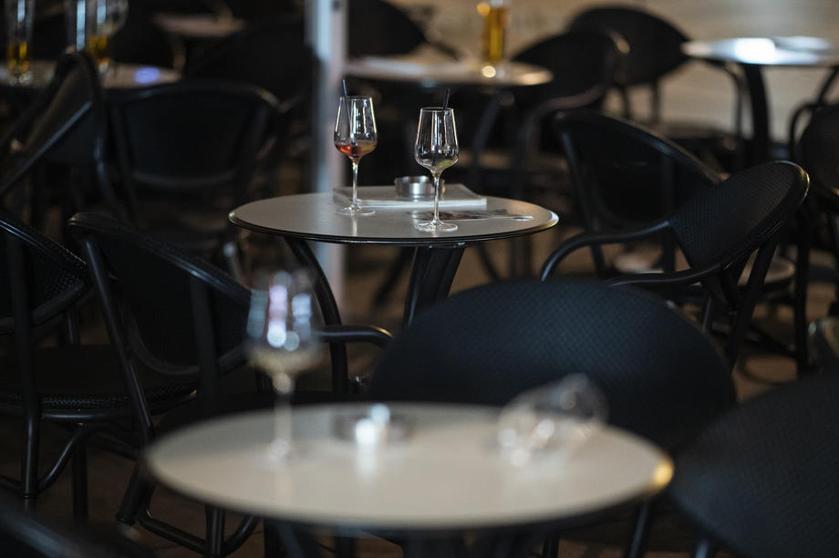 26 малолетници затекнати по 24:00 часот, од нив 14 под дејство на алкохол при контрола во угостителски објект во Свети Николе