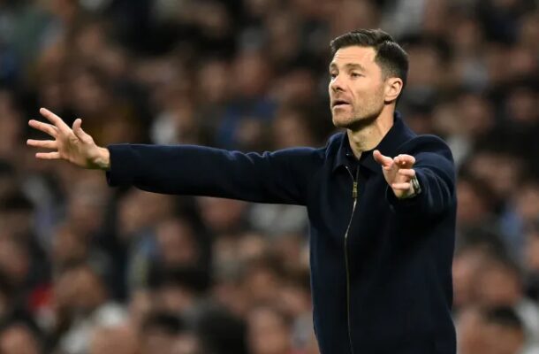 Алонсо лут на судиите, незадоволен и од своите фудбалери