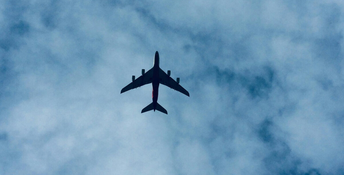 (Видео) Авион се урна во близина на една од најпознатите плажи, пилотот загина