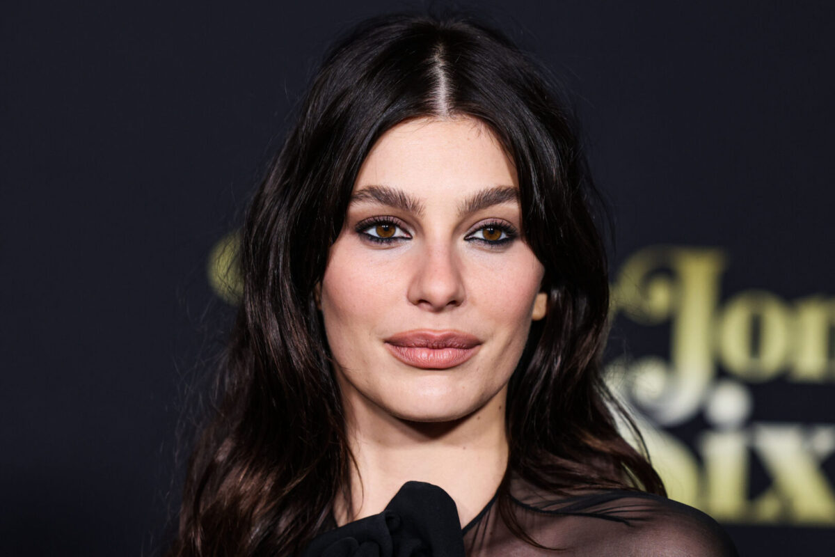 (Видео) Бившата на Дикаприо во „опасен“ корсет од 3.800 евра: Покажа многу повеќе од очекуваното