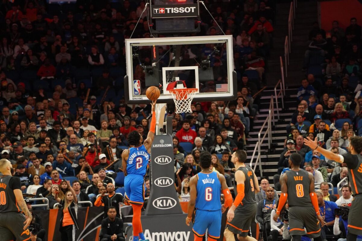 (Видео) Сан Антонио ја елиминираа Оклахома, во финалето ќе играат против Њујорк