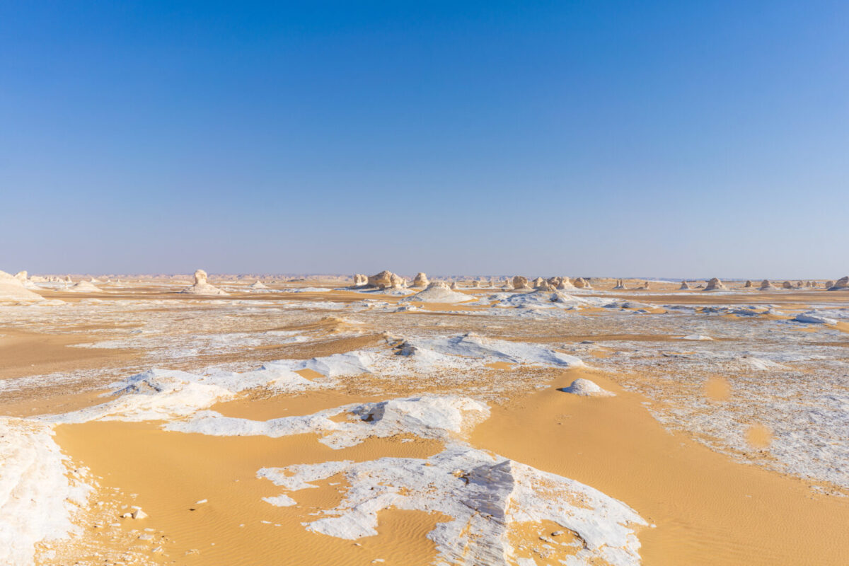 (Видео) Снег падна во Саудиска Арабија: зимска магија во пустината