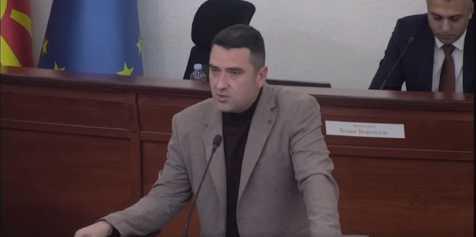 (Видео) Советникот Кузмановски со предлог до Советот во Битола да донесе препорака до Владата за набавка на 20 електрични еколошки автобуси