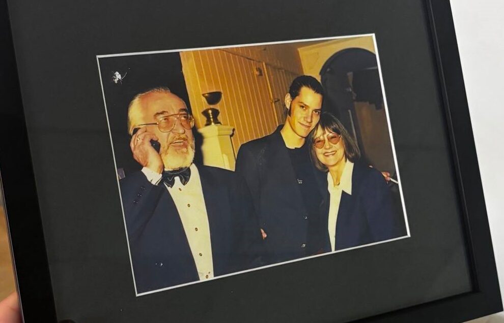 (Видео) Спомени низ фотографии и песни: емотивна вечер за Зафир Хаџиманов во Белград