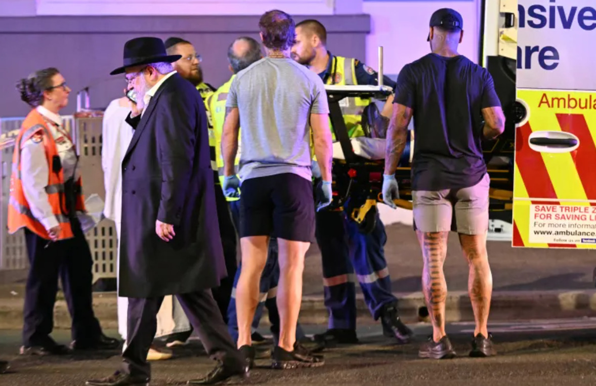 (Видео) Татко и син убија 15 луѓе во Сиднеј: „Се заколнале на верност на ИСИС“