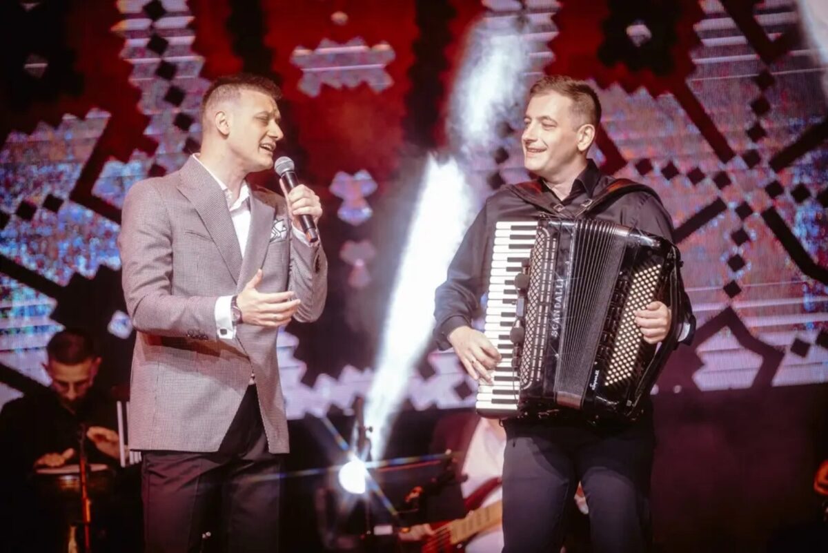 Влатко Миладиноски и оркестарот на Златко Миладиноски со солистички концерт во СЦ „Борис Трајковски“