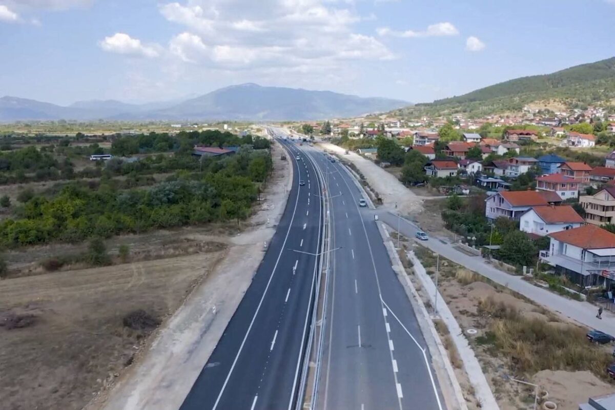 Во наредните десет дена изменет сообраќаен режим на автопатската делница во изградба од селото Требеништа до селото Мешеишта