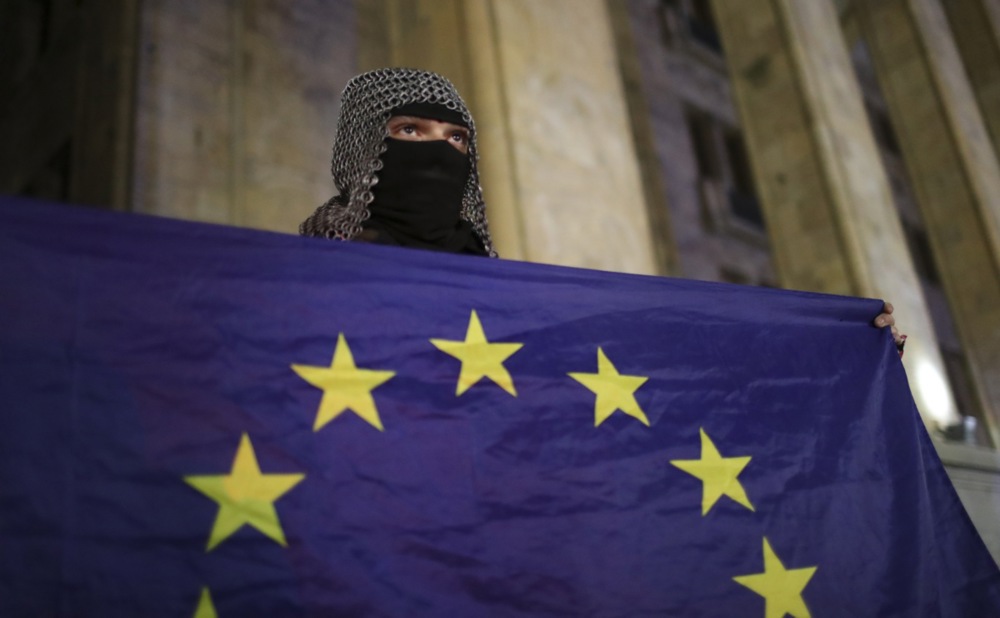 ЕУ го предупредува Трамп: Путин мора да одговара за воените злосторства