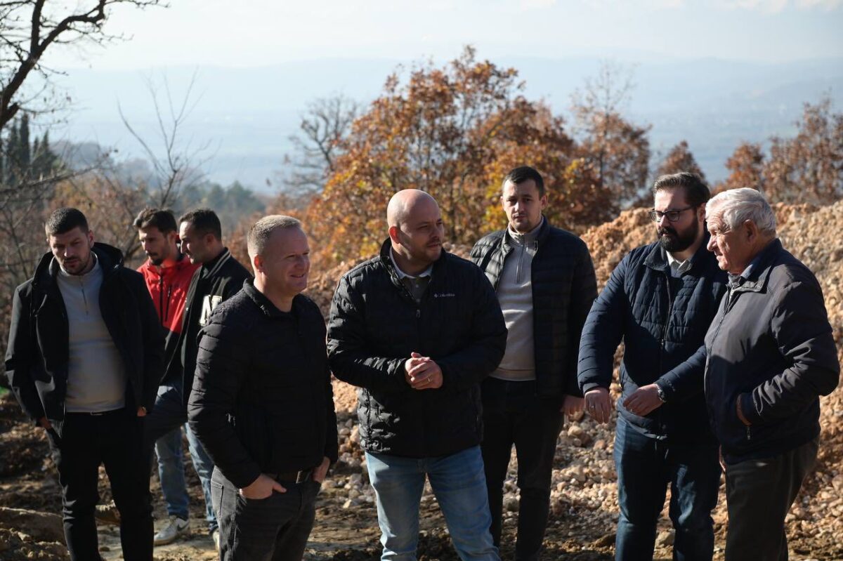 Изградбата на водоводот за Љубанци и Љуботен напредува со одлична динамика, известуваат од општината Бутел