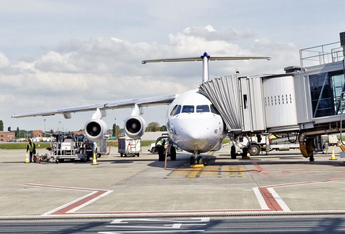 Инцидент во Брисел: Авионот на словачкиот премиер Фицо е оштетен на аеродромот