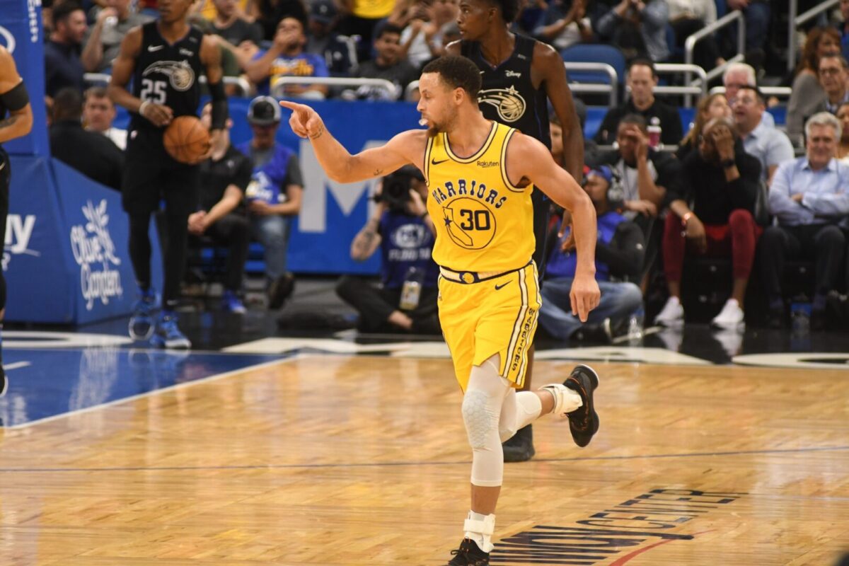 Кари уфрли 12 тројки, Вориорс загубија во Портланд