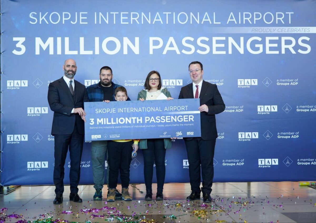 Милена од Скопје е тримилионитиот патник што доби авионски билети за дестинација по избор и награди