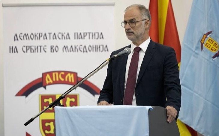 Министерот Стоилковиќ објави видео од канцеларија со импровизирани кревети во кои работеле службеници од ДУИ