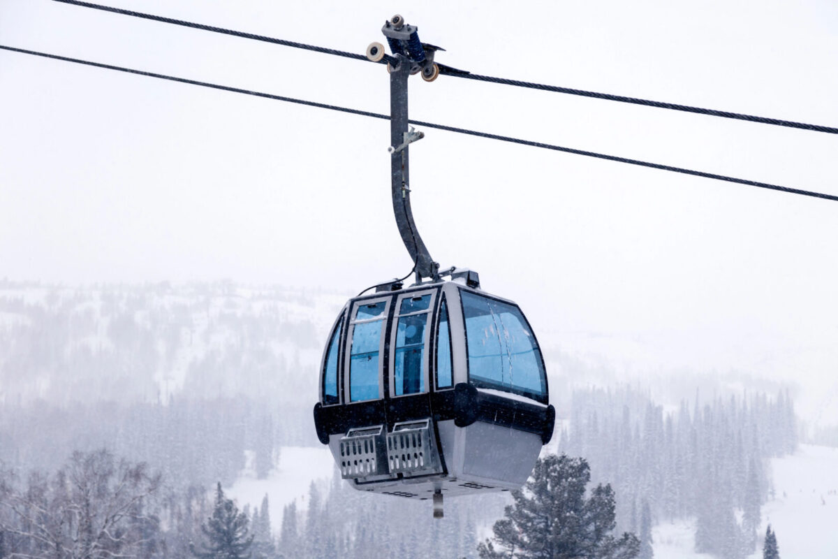 Најмалку четири лица се повредени во несреќа со жичарница во Италија