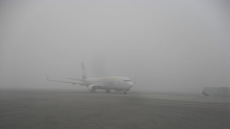 Откажани летови и отежнат авиосообраќајот на скопскиот аеродром поради маглата