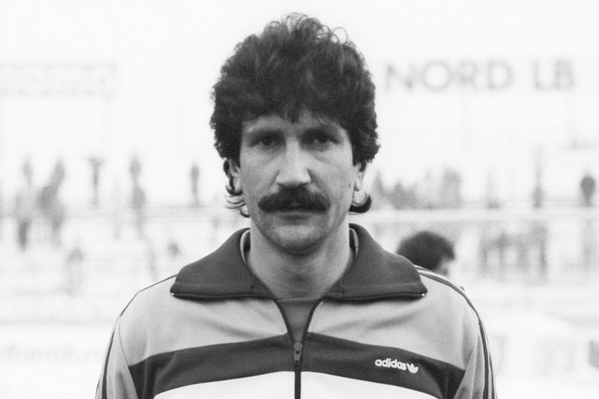 Почина Васил Рингов