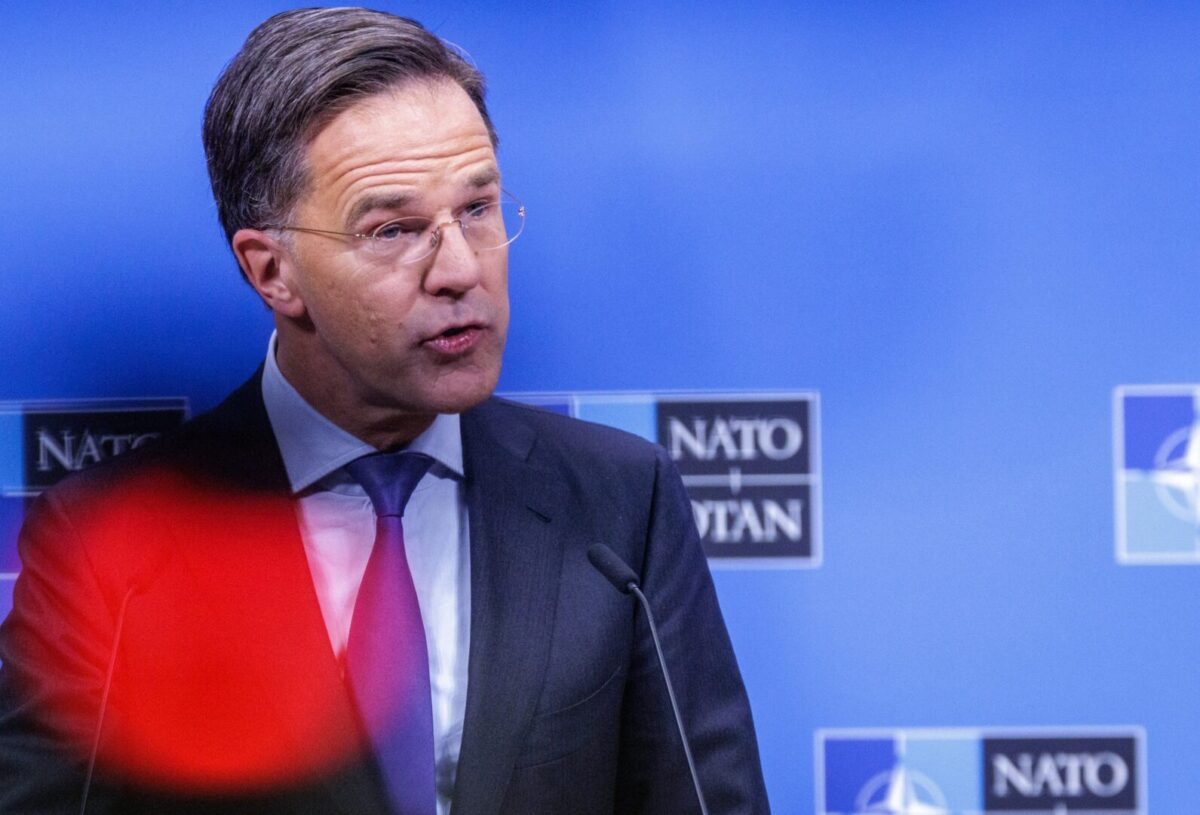 Руте: Путин мисли дека може да издржи подолго од нас, но ние не одиме никаде