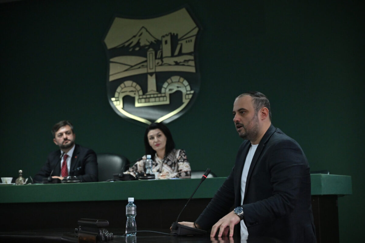 Сите средни училишта во Скопје ќе добијат фотоволтаици