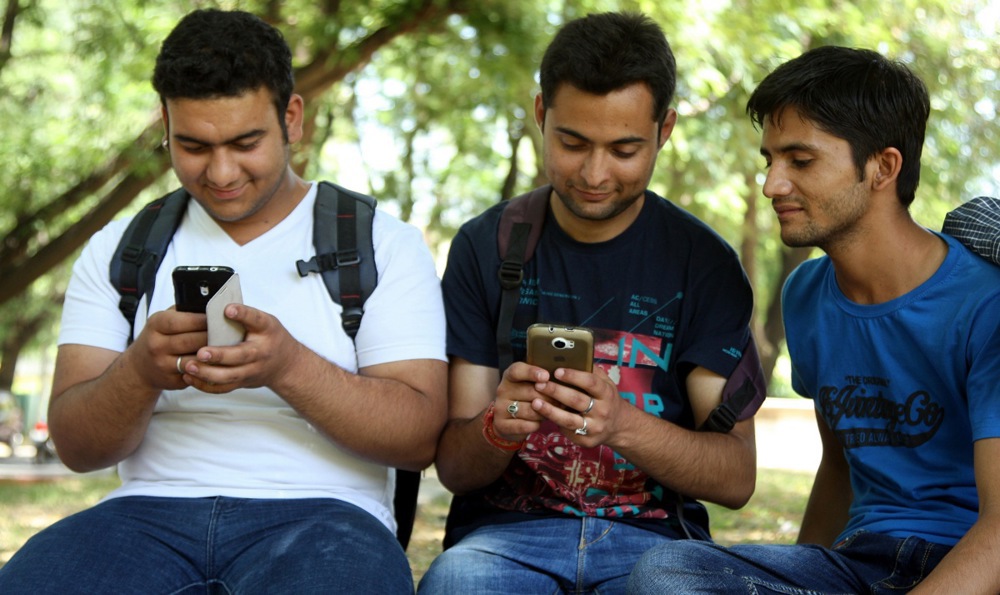 Сите телефони во Индија мора да имаат владина апликација што корисниците не можат да ја исклучат