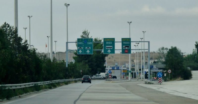 Сообраќајот на граничниот премин Евзони (ГП Богородица) се одвива нормално