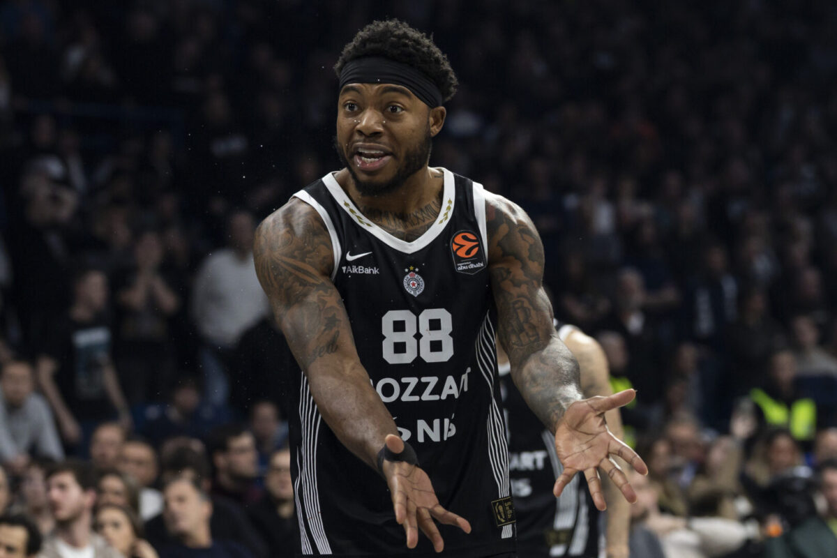 Тајрик Џонс и уште двајца ќе го напуштат Партизан