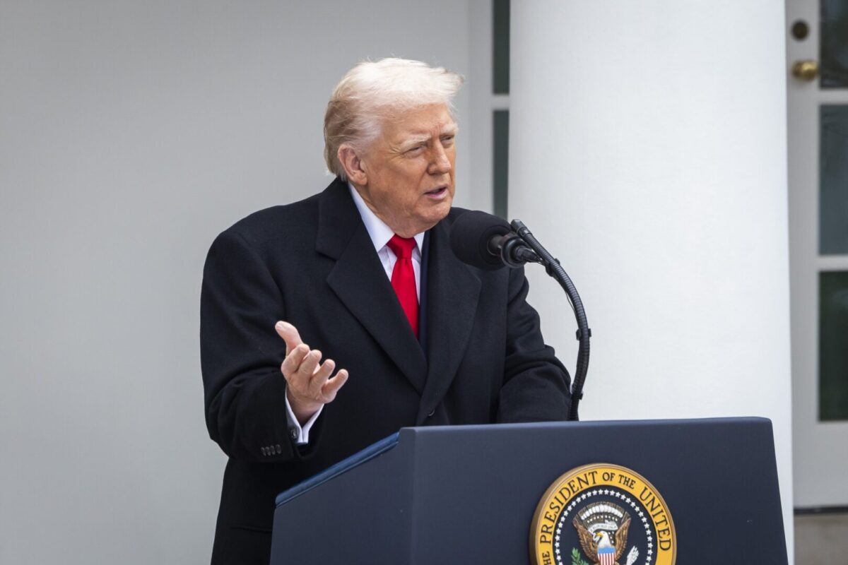 Трамп до Мадуро: Мора да ја напуштите земјата