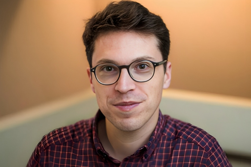 Убиен почитуван професор од МИТ, бил застрелан пред неговиот дом