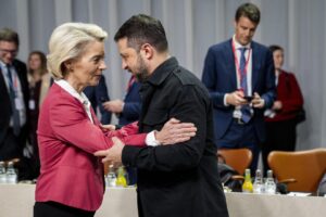 Урсула фон дер Лајен денеска телефонски ќе разговара со Зеленски