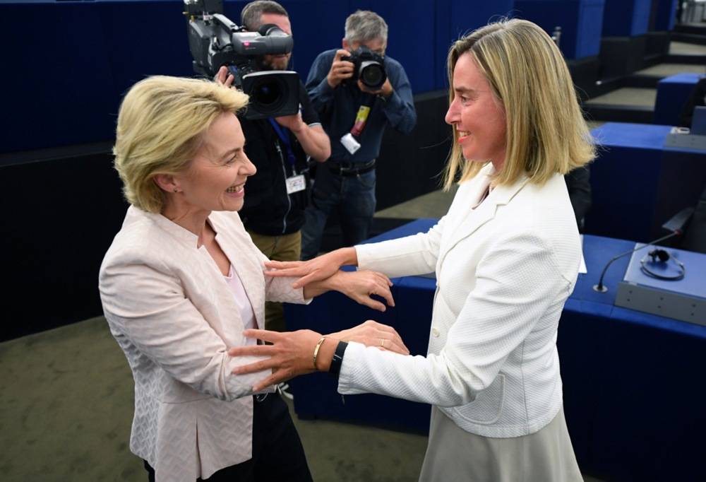 Фон дер Лајен и Калас се оградуваат од корупциската истрага по апсењето на Могерини