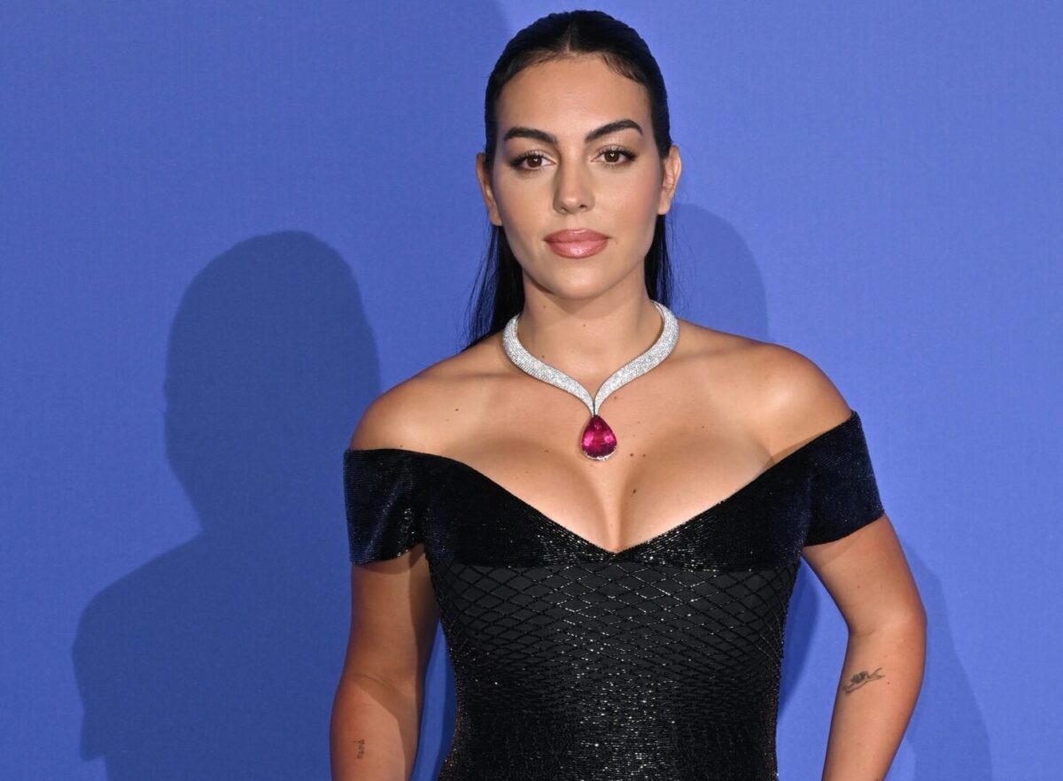 (Фото) Георгина Родригез повторно на удар на критики поради својот стил: „Подготвена за естрада“