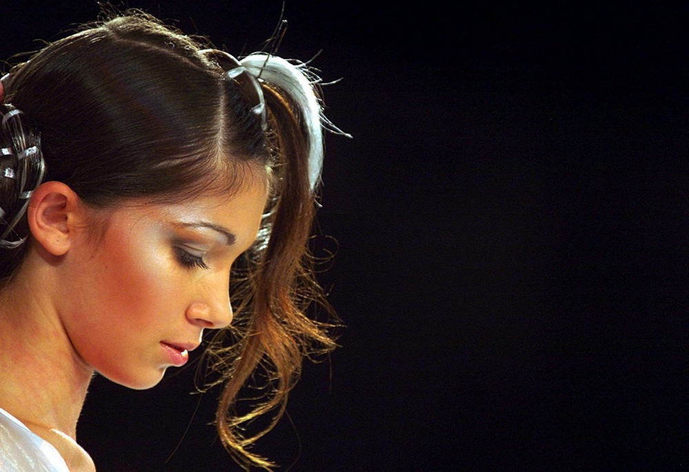 (Фото) Шик фризури што ќе го направат дури и најлошиот ден подобар: модерни и гламурозни за 5 минути