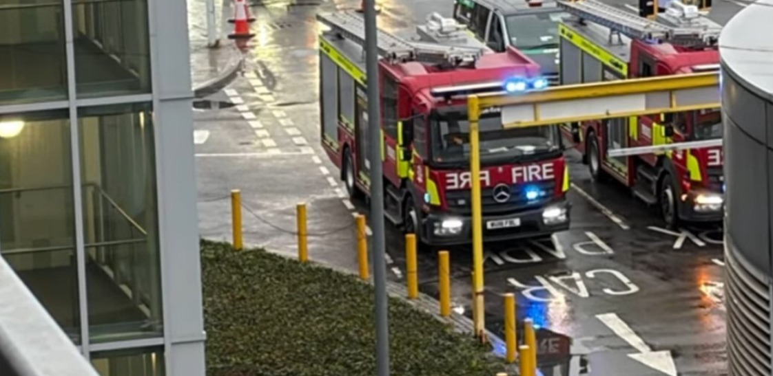 (Фото+видео) Сериозен инцидент на аеродромот Хитроу во Лондон: еден уапсен, неколкумина повредени