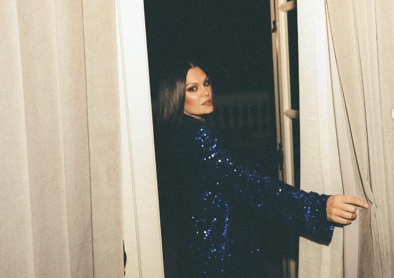 „Ова е нешто за кое никогаш не можете да се подготвите“: Џеси Џеј зборуваше за спонтаниот абортус и се расплака