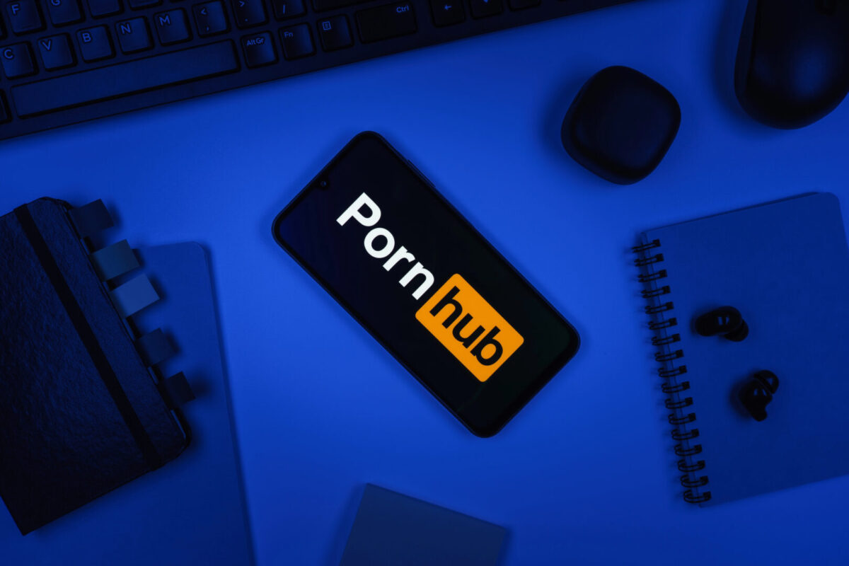 Pornhub „ги заклучува вратите“: Блокирање на милиони корисници од 2 февруари