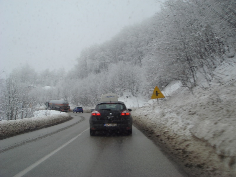 АМСМ: Сите државни патишта се проодни и безбедни за сообраќај