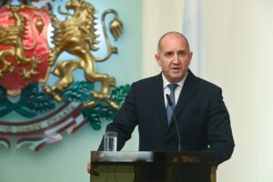 Бугарскиот уставен суд ја прифати оставката на Радев, Јотова ја презема функцијата
