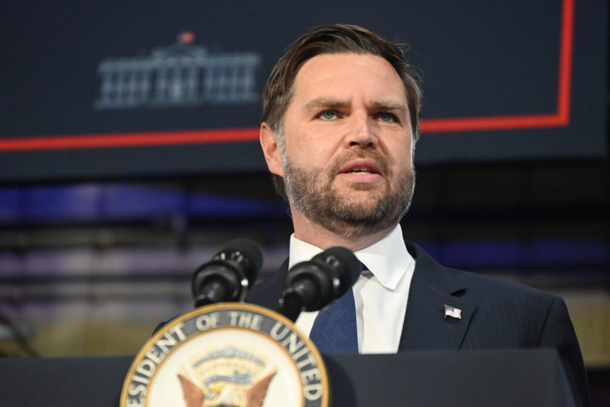 Венс: Европа се движи кон цивилизациско самоубиство