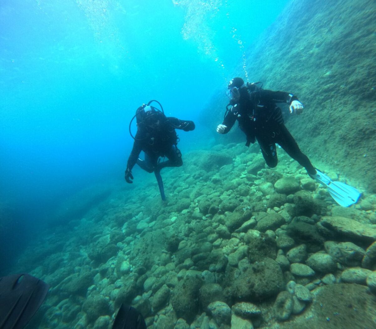 (Видео) Василичарски оган под вода во Охридското Езеро