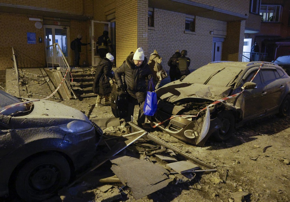 (Видео) Голем напад врз Киев и Лавов неколку часа по предупредувањето на Зеленски, употребен Орешник?