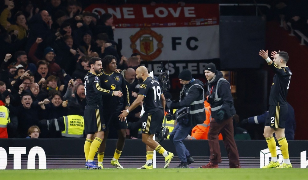 (Видео) Голчиште на Доргу, па голчиште на Куња – Јунајтед во Лондон го победи Арсенал